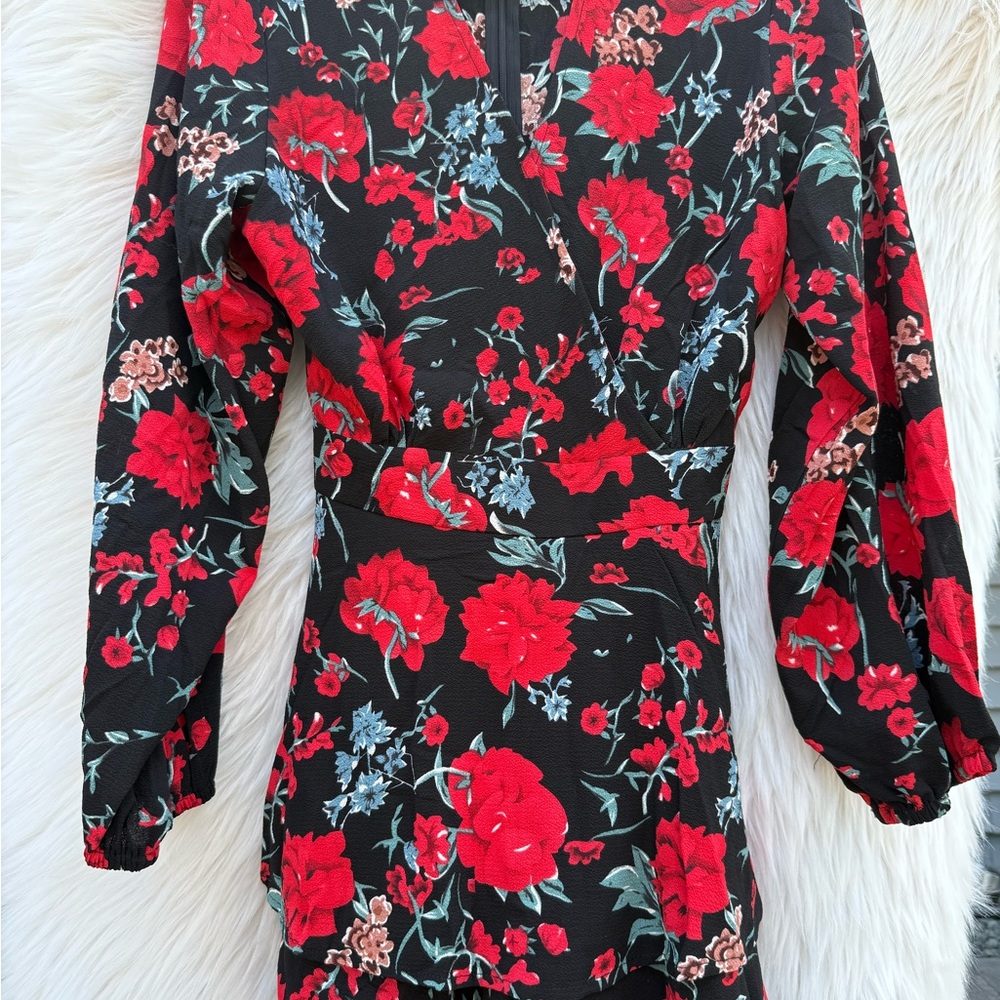 Floral Long Sleeve Romper - Picture 7 of 7
